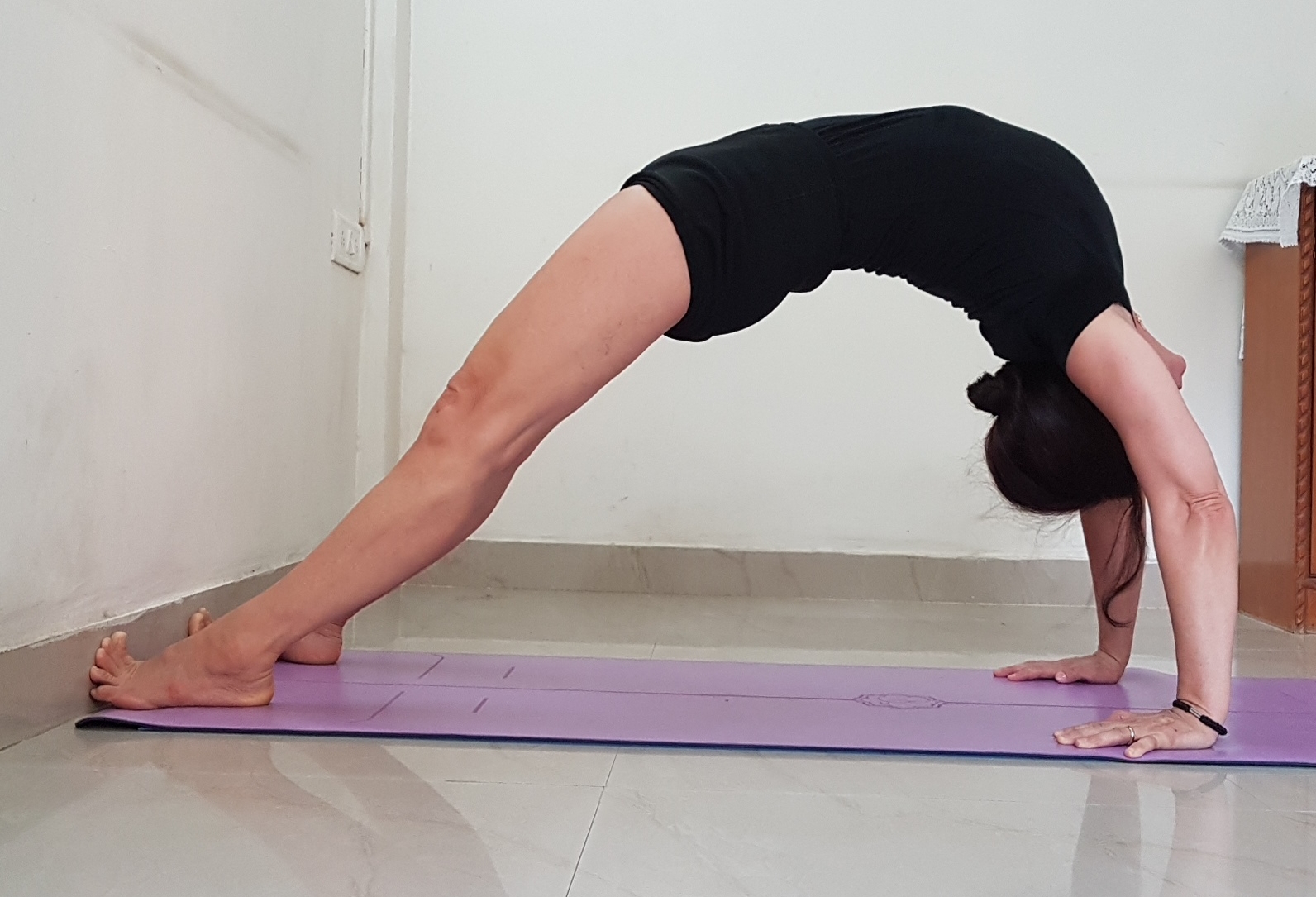 #Online #YogaClasses #GraziaFarinaperforming #Virabhadrasana-1 #marichyasana3 #marichyasana3 #adhomukavrksasana #handstand #handbalance #ubbayapadangustasana #krounsasana #urdhvaprasaritaekapadasana #graziafarina #astavakrasana #Purvottanasana #robbiesilva #iyengayogacenter #upavistakonasana #alfrescoyoga #praia #robbieyiyengaryoga #yogablocks #yogaprops #yogachair #indianyogabolster #yogablanket #yogainforesthill #gryoga #iyengaryoga #staysafe #covid-19 #coronavirus #robertoyoga #graziayoga #restorativeyoga #yogaonline #livestreamyoga #yogalondon