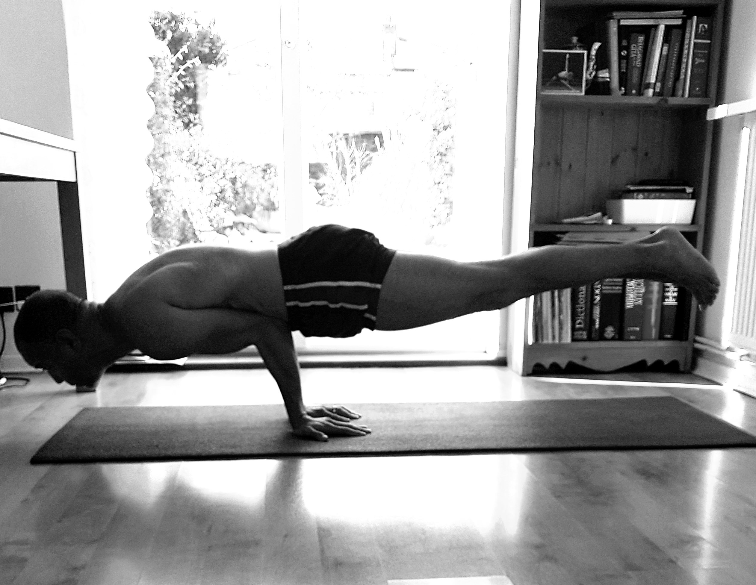 #Online #YogaClasses #GraziaFarinaperforming #Virabhadrasana-1 #marichyasana3 #marichyasana3 #adhomukavrksasana #handstand #handbalance #ubbayapadangustasana #krounsasana #urdhvaprasaritaekapadasana #graziafarina #astavakrasana #Purvottanasana #robbiesilva #iyengayogacenter #upavistakonasana #alfrescoyoga #praia #robbieyiyengaryoga #yogablocks #yogaprops #yogachair #indianyogabolster #yogablanket #yogainforesthill #gryoga #iyengaryoga #staysafe #covid-19 #coronavirus #robertoyoga #graziayoga #restorativeyoga #yogaonline #livestreamyoga #yogalondon