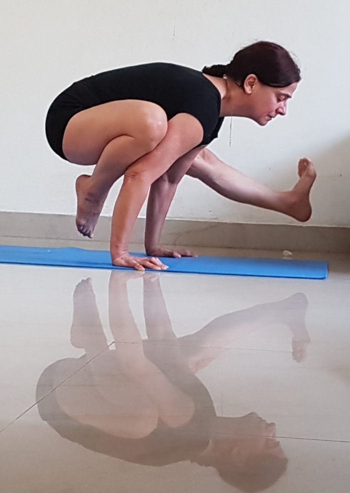 #Online #YogaClasses #GraziaFarinaperforming #Virabhadrasana-1 #marichyasana3 #marichyasana3 #adhomukavrksasana #handstand #handbalance #ubbayapadangustasana #krounsasana #urdhvaprasaritaekapadasana #graziafarina #astavakrasana #Purvottanasana #robbiesilva #iyengayogacenter #upavistakonasana #alfrescoyoga #praia #robbieyiyengaryoga #yogablocks #yogaprops #yogachair #indianyogabolster #yogablanket #yogainforesthill #gryoga #iyengaryoga #staysafe #covid-19 #coronavirus #robertoyoga #graziayoga #restorativeyoga #yogaonline #livestreamyoga #yogalondon