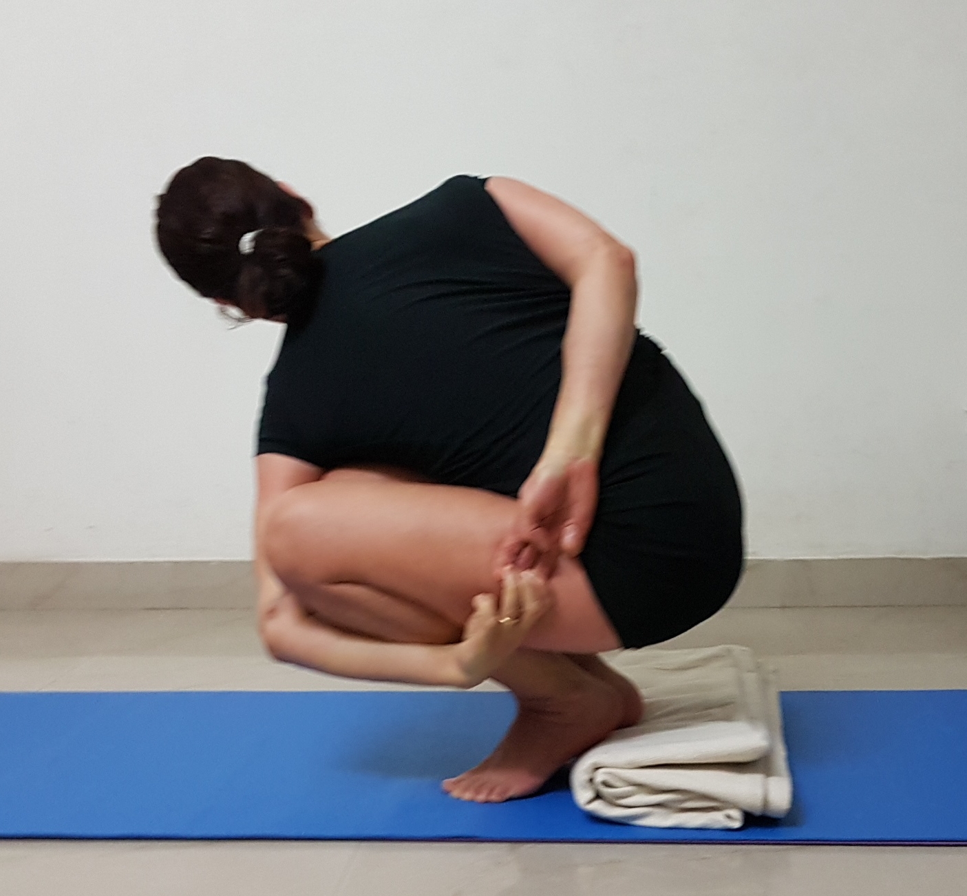 #Online #YogaClasses #GraziaFarinaperforming #Virabhadrasana-1 #marichyasana3 #marichyasana3 #adhomukavrksasana #handstand #handbalance #ubbayapadangustasana #krounsasana #urdhvaprasaritaekapadasana #graziafarina #astavakrasana #Purvottanasana #robbiesilva #iyengayogacenter #upavistakonasana #alfrescoyoga #praia #robbieyiyengaryoga #yogablocks #yogaprops #yogachair #indianyogabolster #yogablanket #yogainforesthill #gryoga #iyengaryoga #staysafe #covid-19 #coronavirus #robertoyoga #graziayoga #restorativeyoga #yogaonline #livestreamyoga #yogalondon