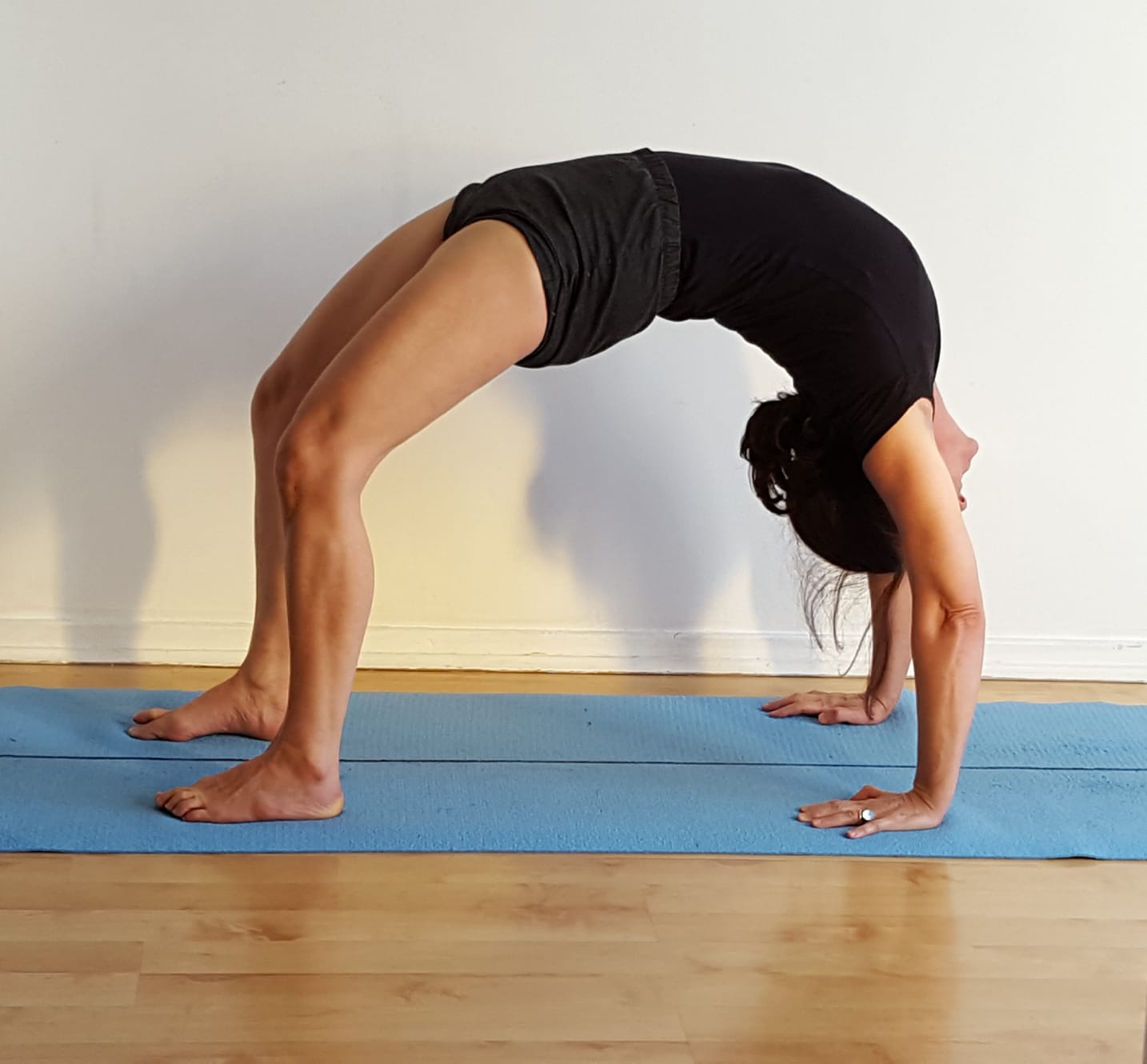 #Online #YogaClasses #GraziaFarinaperforming #Virabhadrasana-1 #marichyasana3 #marichyasana3 #adhomukavrksasana #handstand #handbalance #ubbayapadangustasana #krounsasana #urdhvaprasaritaekapadasana #graziafarina #astavakrasana #Purvottanasana #robbiesilva #iyengayogacenter #upavistakonasana #alfrescoyoga #praia #robbieyiyengaryoga #yogablocks #yogaprops #yogachair #indianyogabolster #yogablanket #yogainforesthill #gryoga #iyengaryoga #staysafe #covid-19 #coronavirus #robertoyoga #graziayoga #restorativeyoga #yogaonline #livestreamyoga #yogalondon