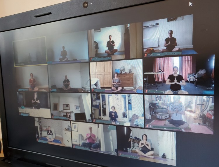 #Online #YogaClasses #GraziaFarinaperforming #Virabhadrasana-1 #marichyasana3 #marichyasana3 #adhomukavrksasana #handstand #handbalance #ubbayapadangustasana #krounsasana #urdhvaprasaritaekapadasana #graziafarina #astavakrasana #Purvottanasana #robbiesilva #iyengayogacenter #upavistakonasana #alfrescoyoga #praia #robbieyiyengaryoga #yogablocks #yogaprops #yogachair #indianyogabolster #yogablanket #yogainforesthill #gryoga #iyengaryoga #staysafe #covid-19 #coronavirus #robertoyoga #graziayoga #restorativeyoga #yogaonline #livestreamyoga #yogalondon