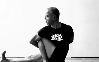 #marichyasana3 #adhomukavrksasana #handstand #handbalance #ubbayapadangustasana #krounsasana #urdhvaprasaritaekapadasana #graziafarina #astavakrasana #Purvottanasana #robbiesilva #iyengayogacenter #upavistakonasana #alfrescoyoga #praia #robbieyiyengaryoga #yogablocks #yogaprops #yogachair #indianyogabolster #yogablanket #yogainforesthill #gryoga #iyengaryoga #staysafe #covid-19 #coronavirus #robertoyoga #graziayoga #restorativeyoga #yogaonline #livestreamyoga #yogalondon