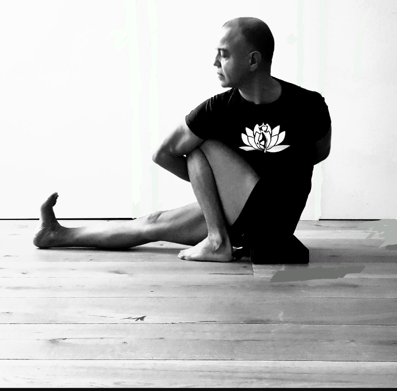 #marichyasana3 #marichyasana3 #adhomukavrksasana #handstand #handbalance #ubbayapadangustasana #krounsasana #urdhvaprasaritaekapadasana #graziafarina #astavakrasana #Purvottanasana #robbiesilva #iyengayogacenter #upavistakonasana #alfrescoyoga #praia #robbieyiyengaryoga #yogablocks #yogaprops #yogachair #indianyogabolster #yogablanket #yogainforesthill #gryoga #iyengaryoga #staysafe #covid-19 #coronavirus #robertoyoga #graziayoga #restorativeyoga #yogaonline #livestreamyoga #yogalondon