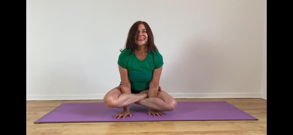 #kukutasana #urdhvaprasaritaekapadasana #graziafarina #astavakrasana #Purvottanasana #robbiesilva #iyengayogacenter #upavistakonasana #alfrescoyoga #praia #robbieyiyengaryoga #yogablocks #yogaprops #yogachair #indianyogabolster #yogablanket #yogainforesthill #gryoga #iyengaryoga #staysafe #covid-19 #coronavirus #robertoyoga #graziayoga #restorativeyoga #yogaonline #livestreamyoga #yogalondon wp-1589803128767.jpg