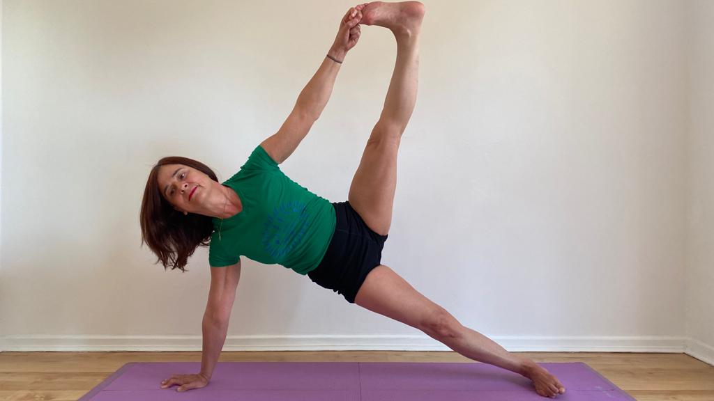 #graziafarina #astavakrasana #Purvottanasana #robbiesilva #iyengayogacenter #upavistakonasana #alfrescoyoga #praia #robbieyiyengaryoga #yogablocks #yogaprops #yogachair #indianyogabolster #yogablanket #yogainforesthill #gryoga #iyengaryoga #staysafe #covid-19 #coronavirus #robertoyoga #graziayoga #restorativeyoga #yogaonline #livestreamyoga #yogalondon