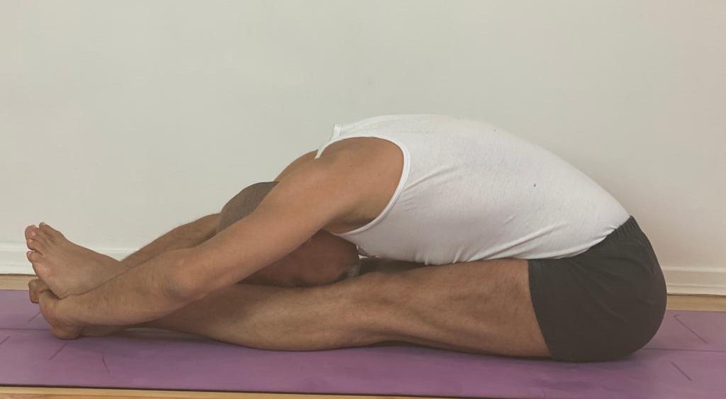 #robbieyoga #Iyengaryoga #yogainforesthill #yogalondon #staysafe #voronavirus #covid19 #robbiegrazia #yogaforhealth #sunsalutation #surianamaskar