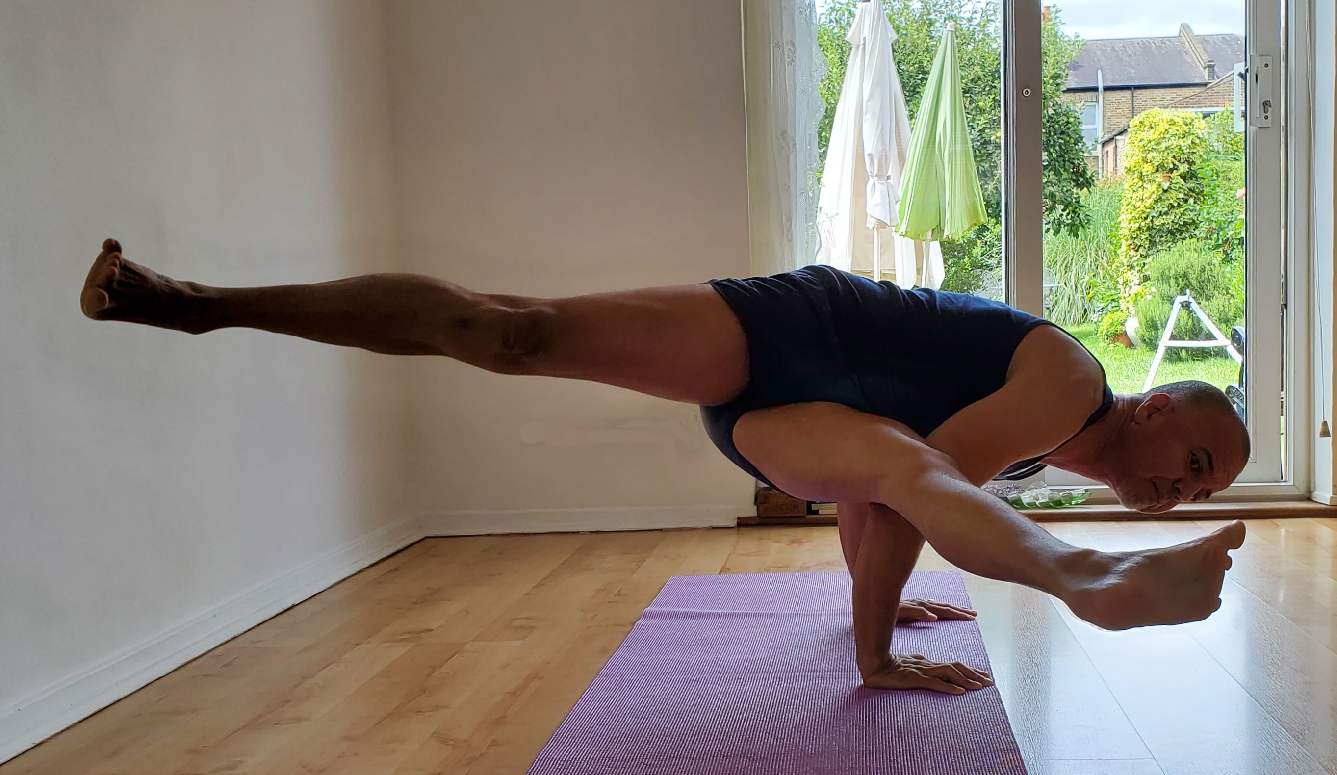 #yogainforesthill #iyengaryoga #onlineyoga #robbieyoga #graziayoga #yogamat #yogaprop