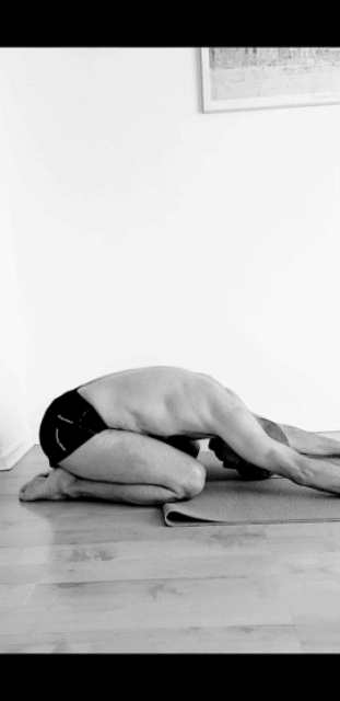 #robbieyoga #Iyengaryoga #graziayoga #yogainforesthill #yogalondon #staysafe #voronavirus #covid19 #robbiegrazia #yogaforhealth #sunsalutation #surianamaskar