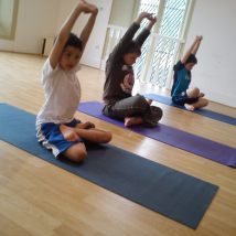 #yogaforkids #yogaforchildren #yoga4kids #yogainforesthill #iyengaryoga #onlineyoga #iyengaryoga #robbieyoga #graziayoga