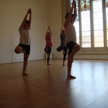 #yogaforkids #yogaforchildren #yoga4kids #yogainforesthill #iyengaryoga #onlineyoga #iyengaryoga #robbieyoga #graziayoga