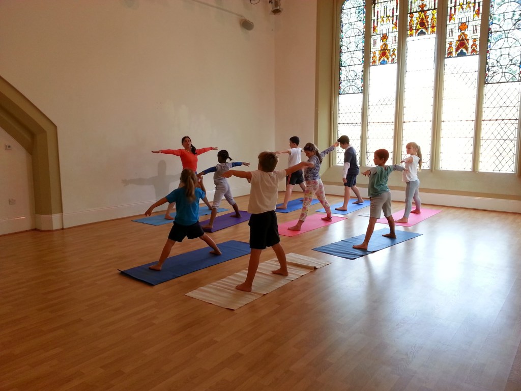 #yogaforkids #yogaforchildren #yoga4kids #yogainforesthill #iyengaryoga #onlineyoga #iyengaryoga #robbieyoga #graziayoga